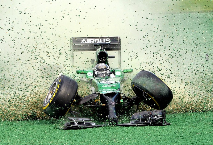 Kobayashi acidente GP Austrália (Foto: AFP)