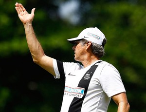 Oswaldo de Oliveira no treino do Santos (Foto: Ricardo Saibun / Site Oficial do Santos)