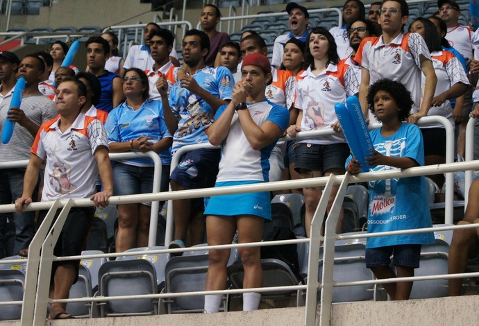 Lucas Daher desesperado na torcida pelo Osasco (Foto: Thierry Gozzer)