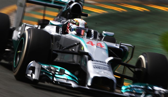 Com Lewis Hamilton na pole, a Mercedes desponta como uma das forças do campeonato (Foto: Getty Images)