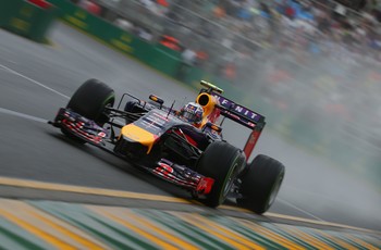 Daniel Ricciardo levou ao público ao delírio ao cravar o segundo melhor tempo no treino classificatório (Foto: Getty Images)