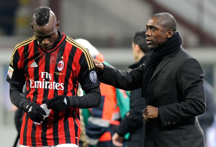 Balotelli e Seedorf Milan x Bologna (Foto: Reuters)