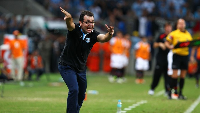 Enderson Moreira técnico do Grêmio no jogo contra o Newell's Old Boys na Arena em Porto Alegre (Foto: Lucas Uebel/Divulgação Grêmio)