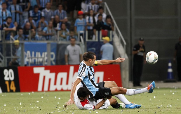 Barcos no jogo contra o Newell's (Foto: Wesley Santos/Agência PressDigital)