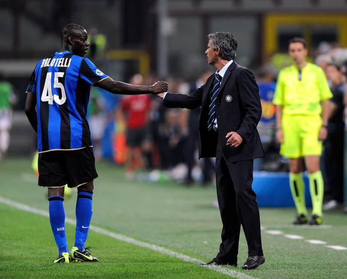 Balotelli e Mourinho Inter de Milão 2009 (Foto: Getty Images)