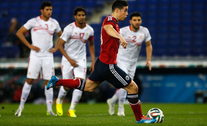 James Rodriguez gol, Colômbia x Tunísia (Foto: Reuters)