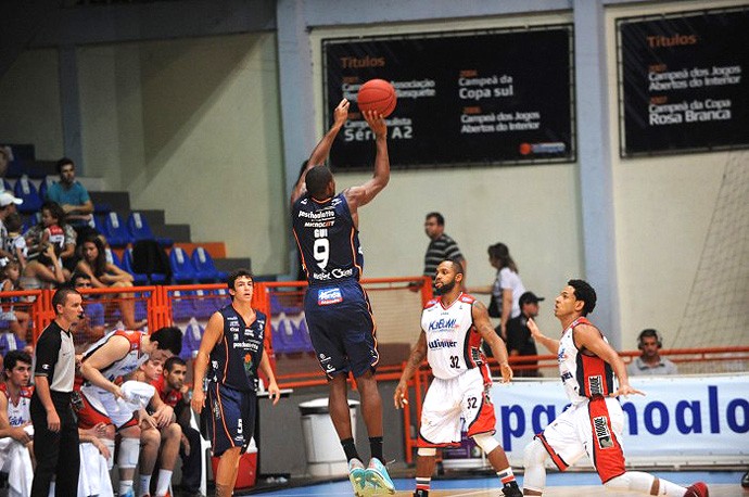 Basquete NBB Gui Deodato Bauru contracontra o Limeira (Foto: JB Anthero / Divulgação)