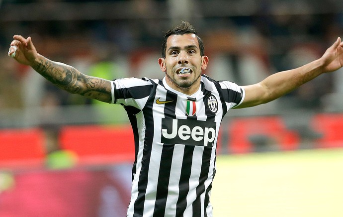 Tevez comemoração jogo Milan e Juventus (Foto: AP)