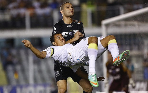 Leandro Damião Santos Bragantino (Foto: Ricardo Saibun / Divulgação SantosFC)