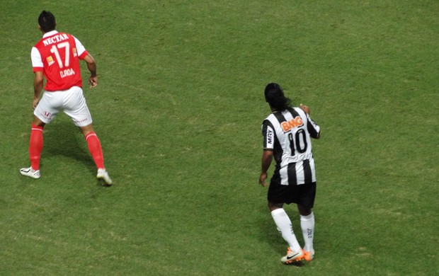 Ronaldinho, Atlético-MG x Santa Fé (Foto: Léo Simonini)