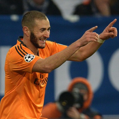 Benzema Schalke 04 x Real Madrid (Foto: AFP)