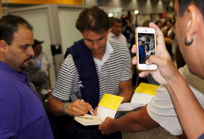 Rafael Nadal - Chegada ao Brasil (Foto: Matheus Tiburcio)