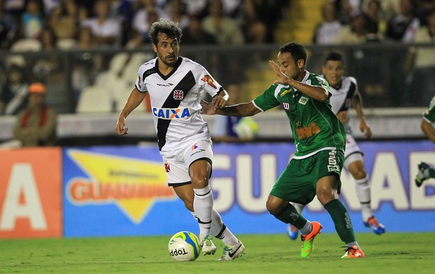 douglas VASCO x CABOFRIENSE (Foto: Márcio Mercante/O Dia/Agência Estado)