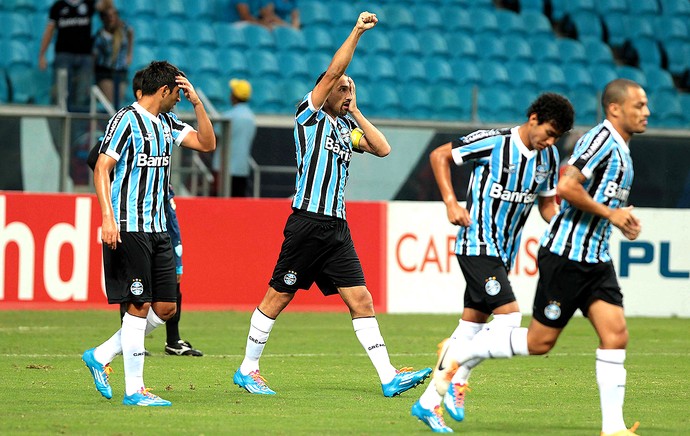 Barcos comemoração Grêmio contra Novo Hamburgo (Foto: Agência Estado)