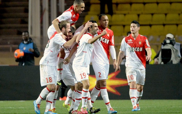 comemoração Monaco (Foto: Reuters)