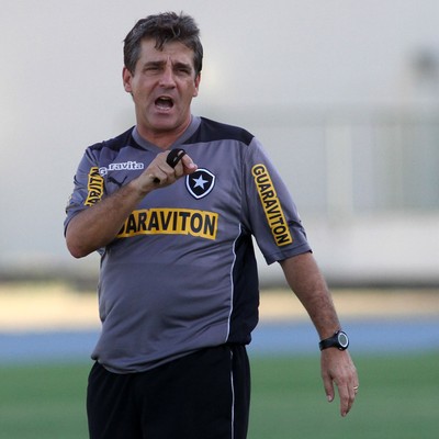 Eduardo Hungaro treino Botafogo (Foto: Vitor Silva/SSPress)