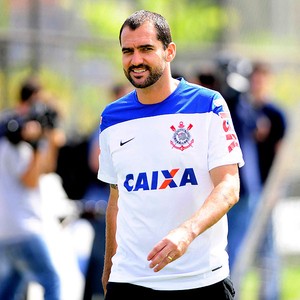 danilo Corinthians treino (Foto: Marcos Ribolli / Globoesporte.com)