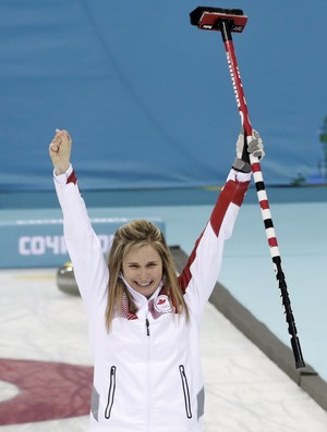 Jennifer Jones, capitão do Canadá no curling (Foto: Reuters)