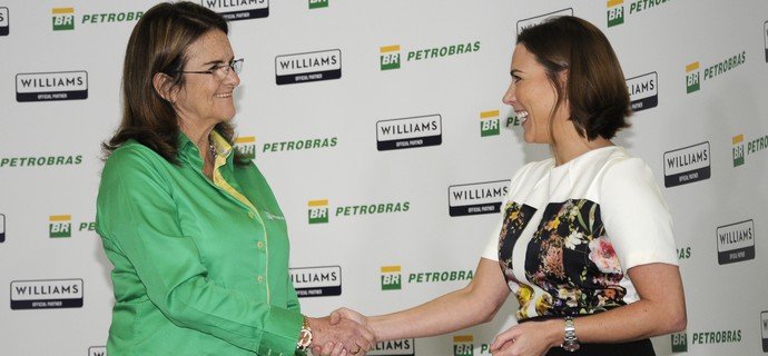 Claire Williams e Maria das Graças Foster, presidente da estatal, na assinatura do contrato de parceria (Foto: Divulgação)