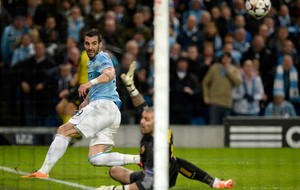 Negredo, Manchester City x Barcelona (Foto: Reuters)