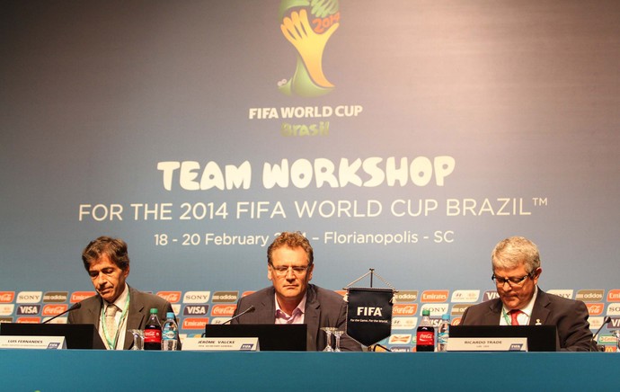 Luis Fernandes, Jérôme Valcke e Ricardo Trade, coletiva Copa do Mundo Florianópolis (Foto: Anderson Pinheiro/Futura Press)