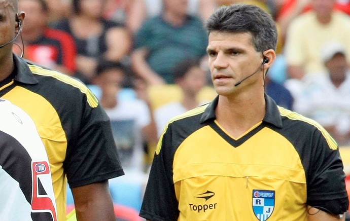 Rodrigo Castanheira auxiliar flamengo x vasco (Foto: ALEXANDRE BRUM/AGÊNCIA O DIA/Agência Estado)