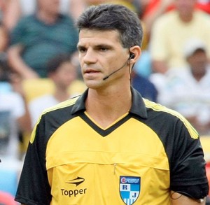 Rodrigo Castanheira auxiliar flamengo x vasco (Foto: ALEXANDRE BRUM/AGÊNCIA O DIA/Agência Estado)