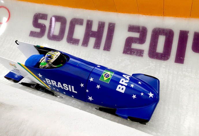 Fabiana Santos treino bobsled Brasil (Foto: AP)