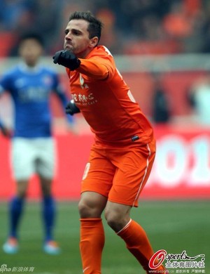 Montillo Shandong Luneng (Foto: Divulgação)