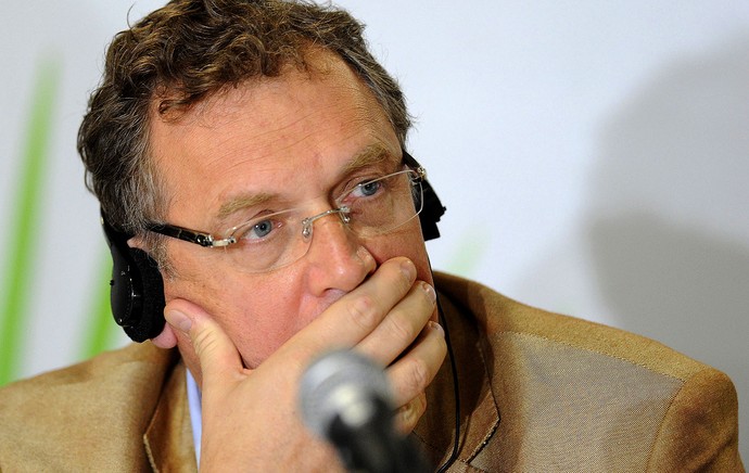 Jerome Valcke coletiva visita estádio Mané Garrincha (Foto: AFP)