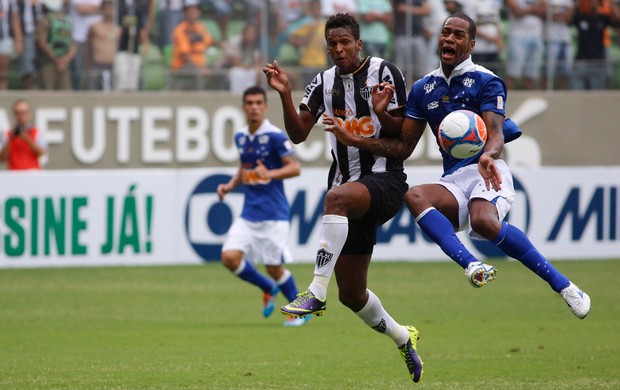 Jô e Dedé, Atlético-MG x Cruzeiro (Foto: Alisson Gontijo/Agência Estado)