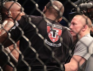 Ronaldo Jacaré, Francis Carmont e Georges St-Pierre, UFC, Jaraguá do Sul (Foto: Rodrigo Malinverni)