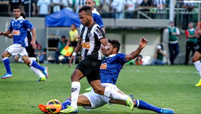 Fernandinho  jogo Atlético-MG e Cruzeiro (Foto: Bruno Cantini / Site Oficial do Atlético-MG)