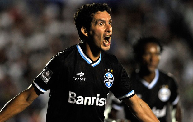 Riveros comemora, Nacional x Grêmio (Foto: AP)