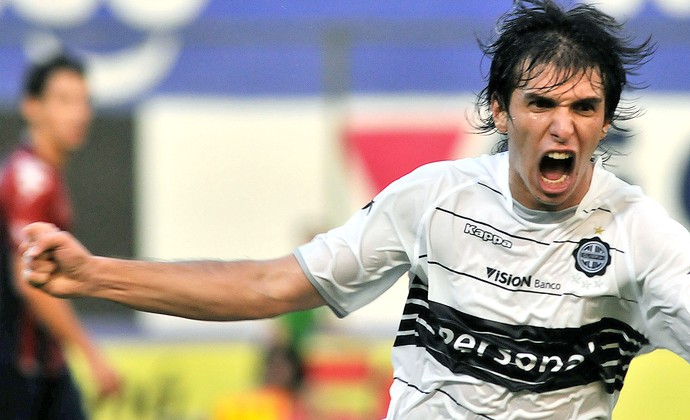 Pablo Zeballos comemoração Olimpia (Foto: AFP)