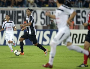 Ronaldinho, Zamora x Atlético-MG (Foto: AFP)