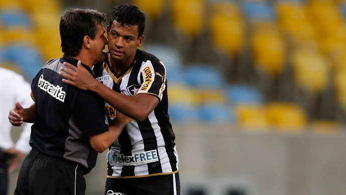 Eduardo Hungaro e Wallyson, Botafogo x San Lorenzo (Foto: Reuters)