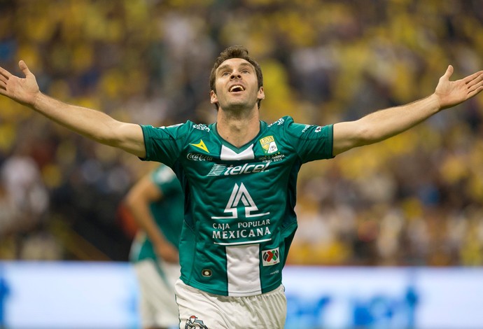 Mauro Boselli gol Leon (Foto: AP)