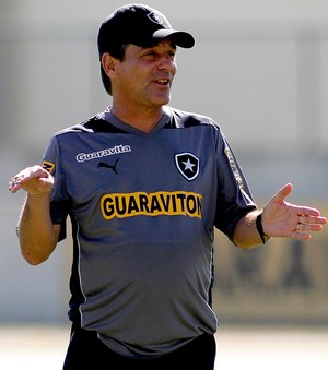 Eduardo Hungaro no treino do Botafogo (Foto: Vitor Silva / SS Press)