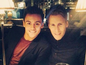 Tom Daley com o namorado (Foto: Reprodução / Instagran)