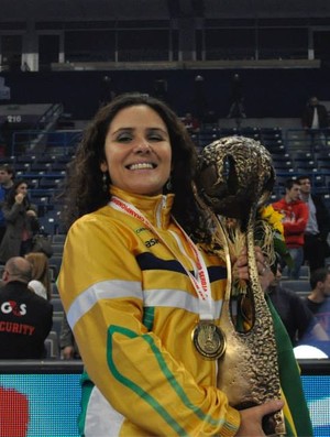 Alessandra Dutra handebol (Foto: Reprodução/Facebook)