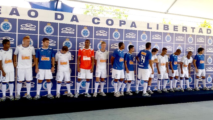 lançamento camisa Cruzeiro (Foto: Marco Antônio Astoni)