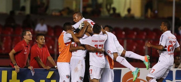 Luis Fabiano gol São Paulo (Foto: Rubens Chiri / saopaulofc.net)