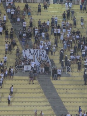 Torcida do Corinthians entra em confronto com a PM (Foto: Rodrigo Faber)