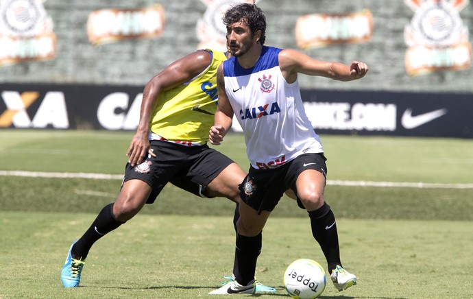 Douglas treino Corinthians (Foto: Daniel Augusto Jr. / Agência Corinthians)