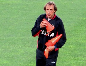 Miguel Ángel Portugal, técnico Atlético-PR (Foto: Fernando Freire)