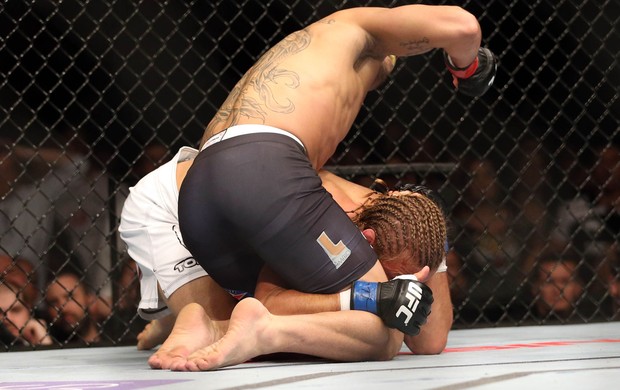 UFC Renan Barão e Urijah Faber (Foto: Joe Camporeale / USA TODAY Sports / Reuters)