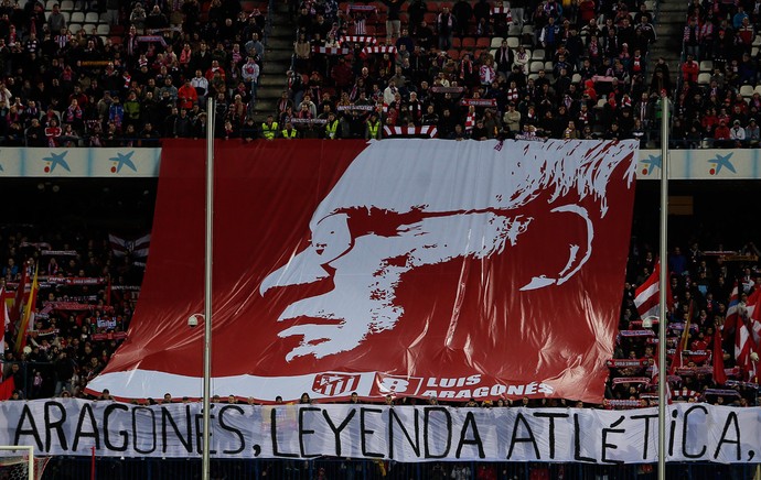 Aragones bandeira atletico madri x levante (Foto: AP)