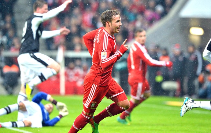 Mario Gotze comemora gol do Bayern de Munique contra Eintracht Frankfurt (Foto: EFE)