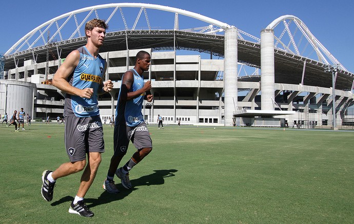 Bolatti e Airton no treino do Botafogo (Foto: Vitor Silva / SS Press)